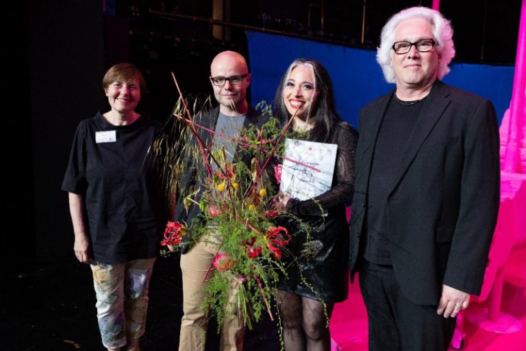 Gesellschaft der Theaterfreunde Lübeck e.V. hat Sonja Cariaso mit dem »Jürgen-Fehling-Förderpreis« ausgezeichnet